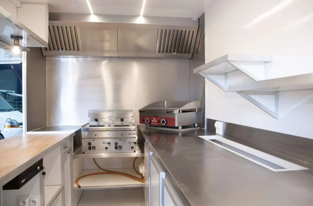Équipements de cuisson pour remorque food truck - Aménagement par Etal concept
